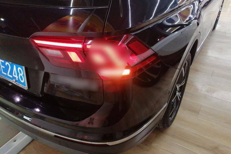 Used Volkswagen Tiguan L 2019 Revised 330TSI Automatic Two-Wheel Drive Smart & Luxury Edition China VI Standard Right Rear Taillight