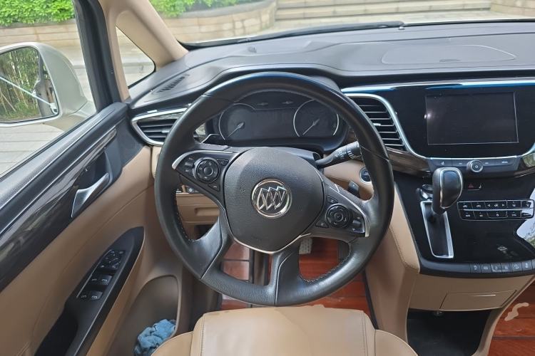 Used Buick GL8 2018 ES 28T Flagship Model China VI Standard Steering Wheel