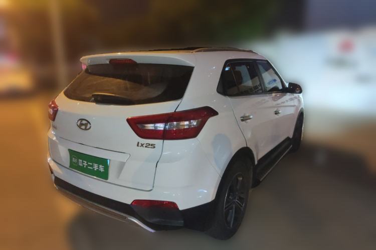 Used Hyundai ix25 2015 1.6L Automatic Two-Wheel-Drive Deluxe DLX Model
