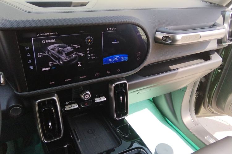 Used Haval DARGO 2022 2.0T DCT 4x4 Xiaotianquan Pursuit Edition Audio And AC Panel