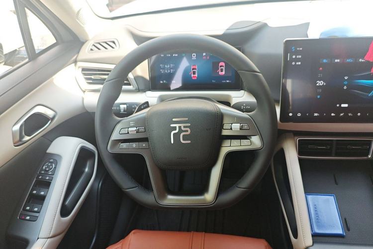 Used BYD Yuan UP 2025 Intelligent Driving Version 401 KM Dynamic Edition Steering Wheel