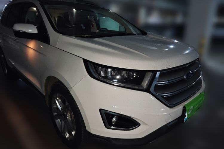 Used Ford Edge 2016 EcoBoost 245 Two-Wheel-Drive Titanium 7-Seater Front Right 45 Deg