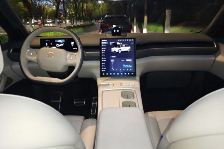 Used Nio ES8 2024 75 kWh Executive Edition
