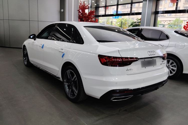 Used Audi A4L 2022 40 TFSI Luxury Dynamic Model