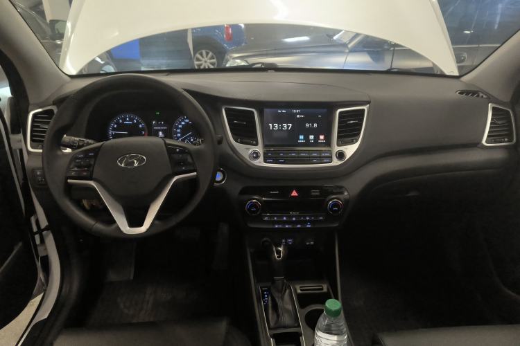 Used Hyundai Tucson 2018 1.6T Dual-Clutch Two-Wheel Drive 15th Anniversary Special Edition
