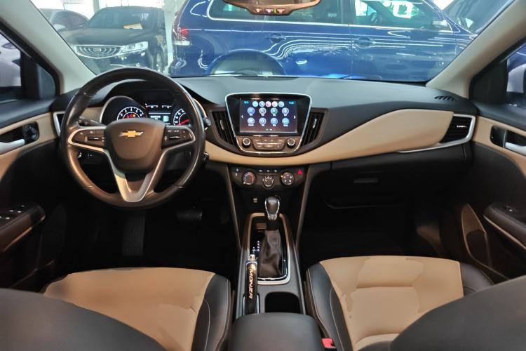 Used Chevrolet Monza 2020 320 Automatic Enjoyment Edition Center Console