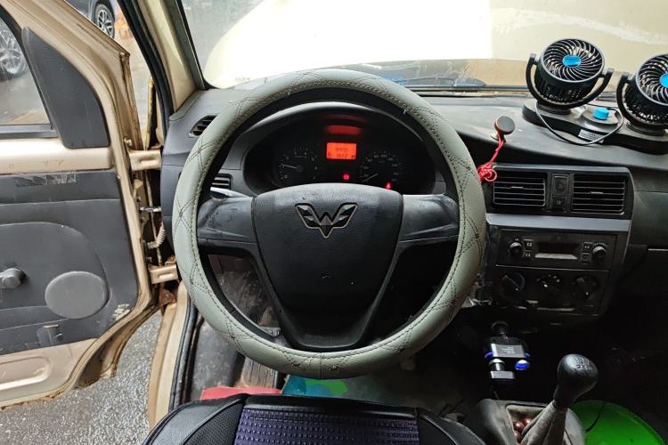 Used Wuling Rongguang 2014 1.2L S Base Model