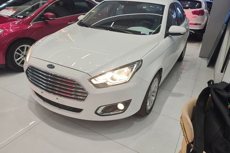 Used Ford Escort 2015 1.5L Automatic Fashion Model