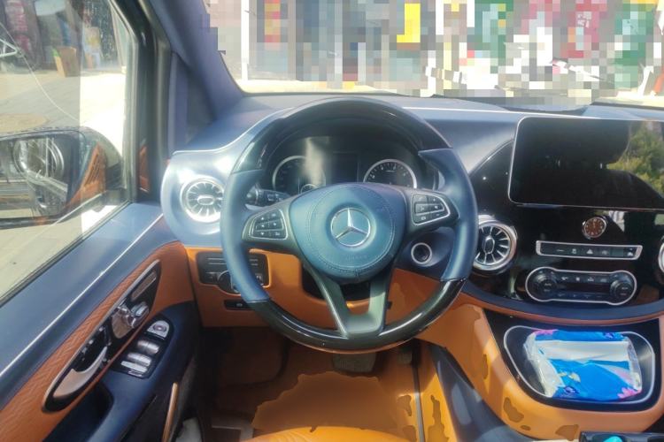 Used Mercedes-Benz Vito 2023 2.0T Elite Version 7 Seats Steering Wheel