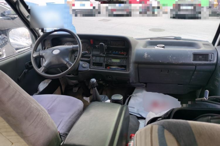 Used Jinbei Hiace 2014 2.0L 5th Generation Kuaiyunwang Business Version 4G20B Center Console