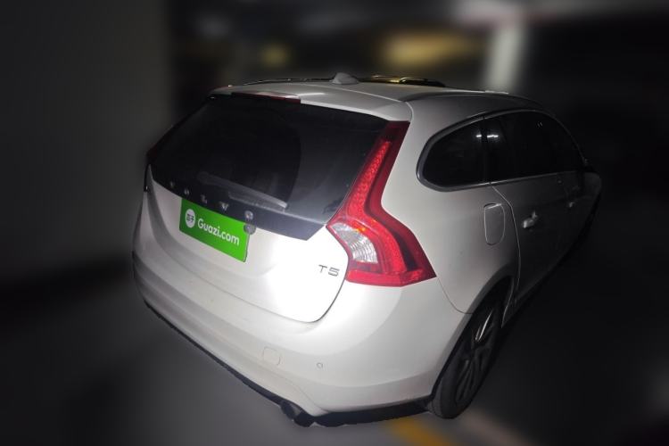 Used Volvo V60 2014 T5 Zhiyi Edition
