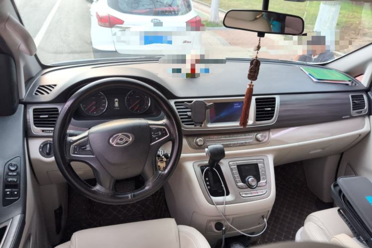 Used SAIC MAXUS G10 2019 Facelift PLUS 2.0T Automatic Elite Edition China VI Center Console