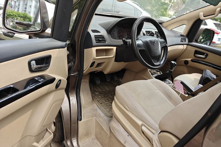 Used Wuling Zhengcheng 2015 1.8L Luxury Model LJ479QE2 Driver Seat