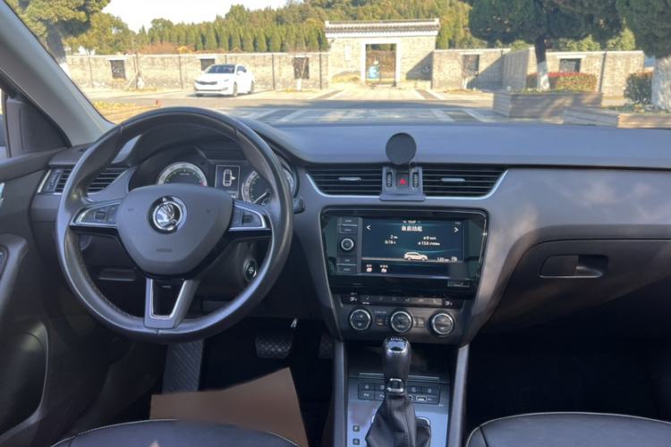 Used Skoda Octavia 2019 TSI280 DSG Flagship Wagon China VI Standard
