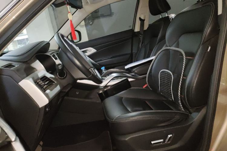 Used Geely Auto Emgrand X7 Sport 2018 1.8TD Automatic Two-Wheel Drive Smart 4G Connected Version