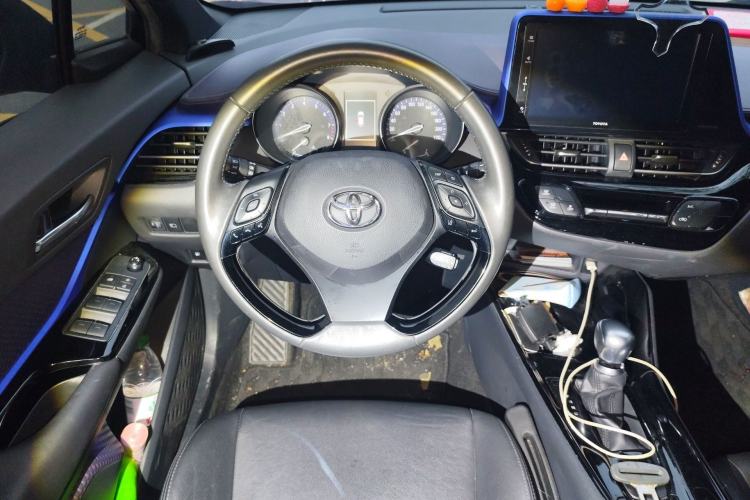Used Toyota IZOA 2018 2.0L Yixuan Sunroof Version China V Standard Steering Wheel