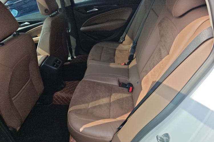 Used Buick Regal 2019 Revised 20T Luxury Version China VI Standard Left Rear Seat