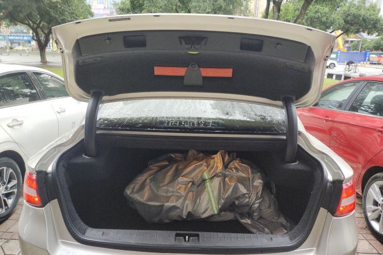 Used Geely Auto Emgrand GT 2016 2.4L Zunya Model
