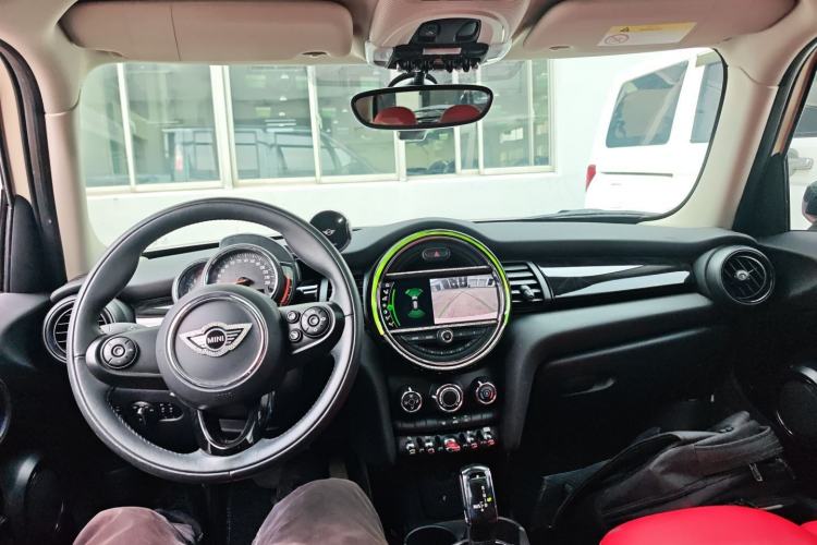 Used MINI 2019 1.5T COOPER Classic Edition Five-Door Version Center Console