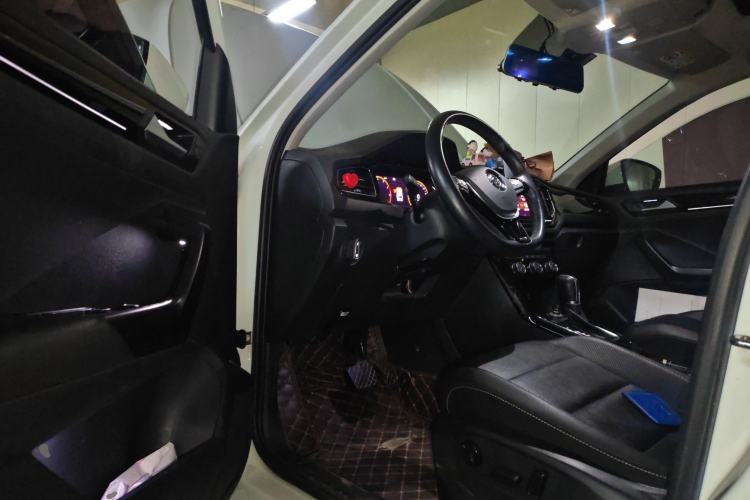 Used Volkswagen T-ROC 2019 280TSI DSG Two-Wheel Drive Comfort Version China VI Standard