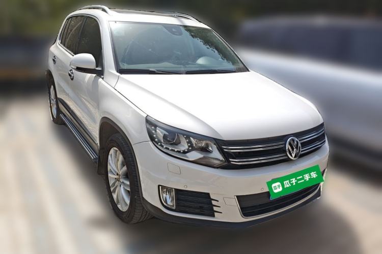 Used Volkswagen Tiguan 2013 2.0 TSI Automatic All-Wheel-Drive Flagship Edition Front Right 45 Deg
