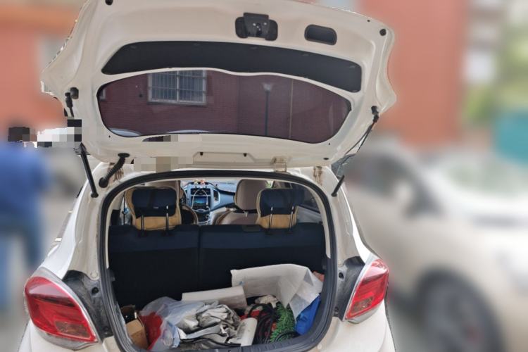 Used CHANGAN Benni E-Star 2021 National Edition Colorful Version Lithium Iron Phosphate (31.86 kWh) Trunk