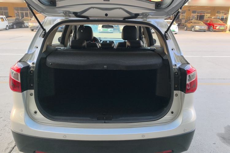 Used Suzuki S-Cross 2014 1.6L CVT Two-Wheel Drive Elite Version