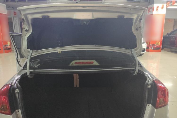 Used Buick Excelle 2015 1.5L Automatic Classic Model Trunk