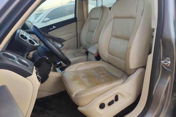 Used Volkswagen Tiguan 2010 2.0 TSI Automatic All-Wheel-Drive Elite Edition Left Front Seat