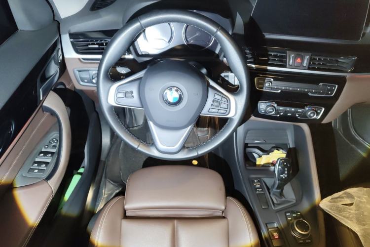 Used BMW X1 2020 sDrive25Li Leading Model Steering Wheel