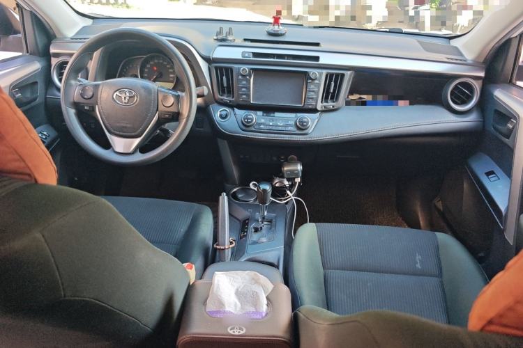 Used Toyota RAV4 2019 2.0L CVT Two-Wheel Drive Luxury Version China VI Standard