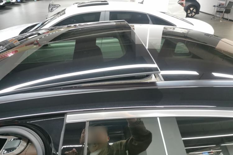 Used Mercedes-Benz E-Class 2023 Facelift E 260 L Roof