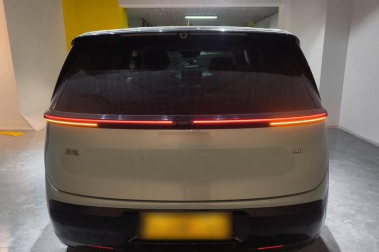 Used Zeekr MIX 2025 Long-Range Intelligent Driving Edition Exterior 4