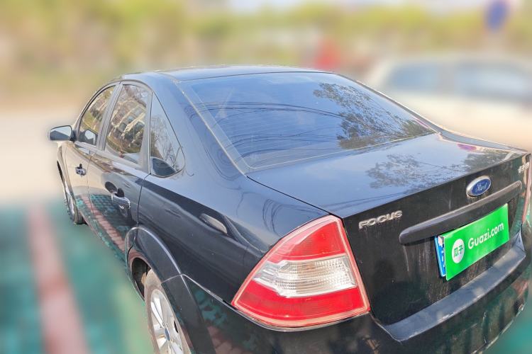 Used Ford Focus 2013 Sedan Classic 1.8L Manual Base Model