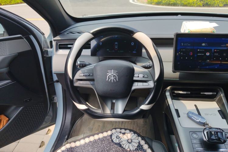 Used BYD Qin PLUS 2025 DM-i Smart Drive 55KM Leading Model Steering Wheel
