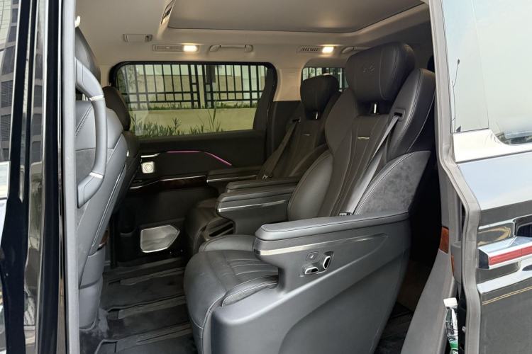 Used Hongqi HQ9 2023 2.0T Smart Connect Flagship Edition Interior 8