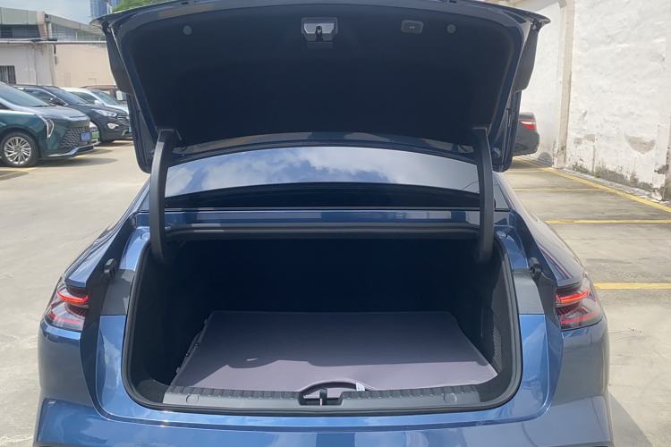 Used Geely Galaxy Galaxy 8 2025 130km EM-i Flagship Edition
