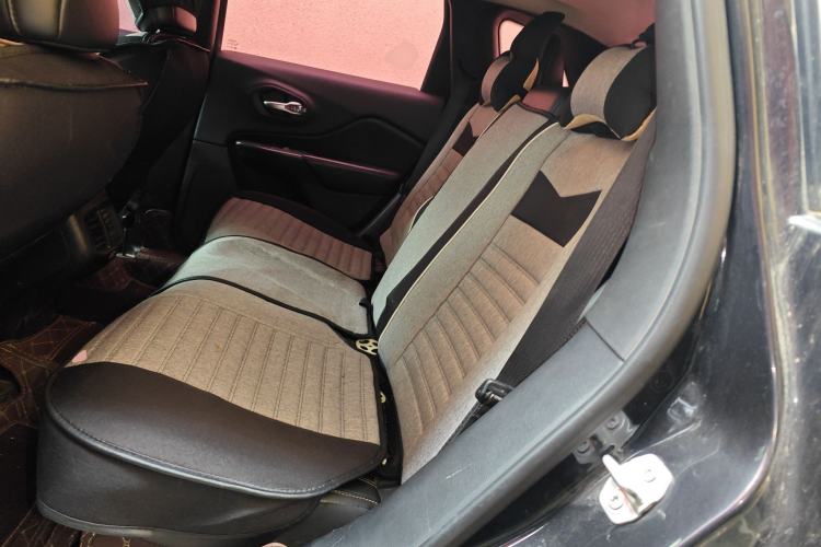 Used Jeep Cherokee 2016 2.0L Superior Edition