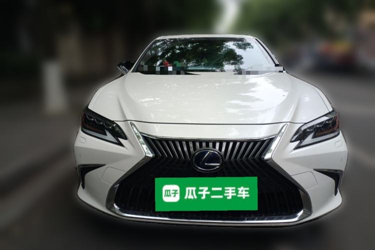 Used Lexus ES 2020 300h Executive Edition
