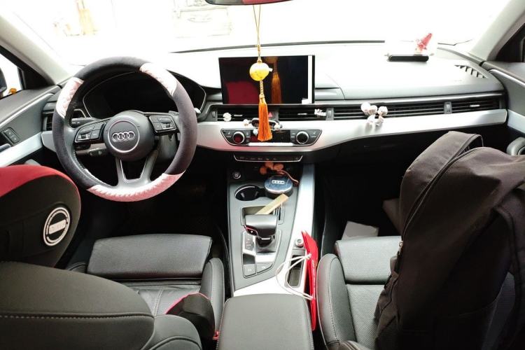 Used Audi A4L 2020 40 TFSI Luxury Dynamic Model Center Console