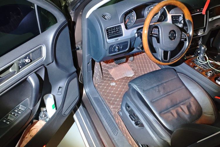 Used Volkswagen Touareg 2011 3.0 TSI High-End Version