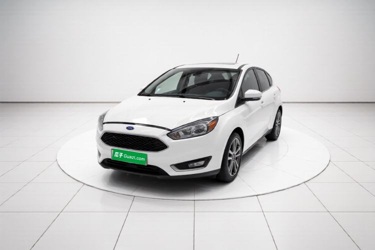 Used Ford Focus 2015 Hatchback 1.6L Automatic Fashion Edition Guazi used car, China used car export, Used car for sale, Used cars, Cheapest cars for sale