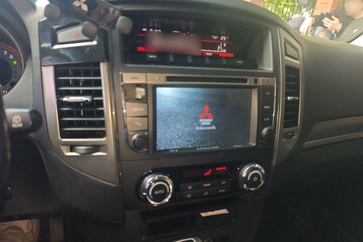 Used Mitsubishi Pajero 2016 3.0L Automatic Prestige Version China V Standard