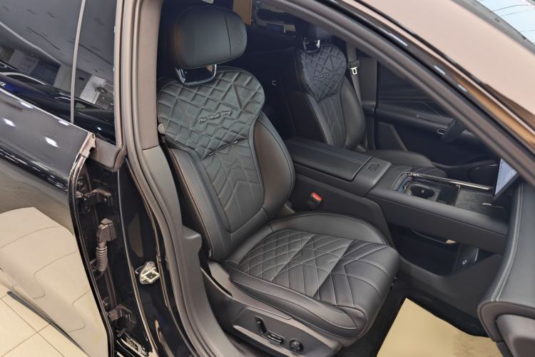 Used Lynk & Co Lynk & Co 10 EM-P 2025 Model 240 Four-Wheel Drive Ultra