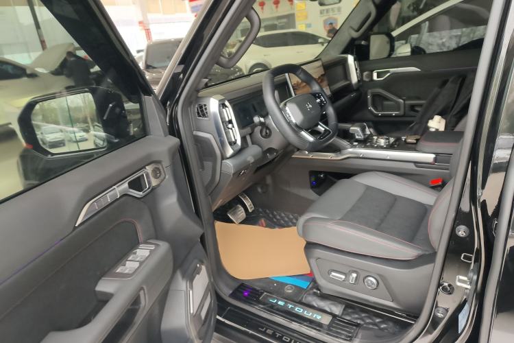 Used JETOUR Traveler 2023 2.0T All-Wheel Drive CrossPRO+ Driver Seat