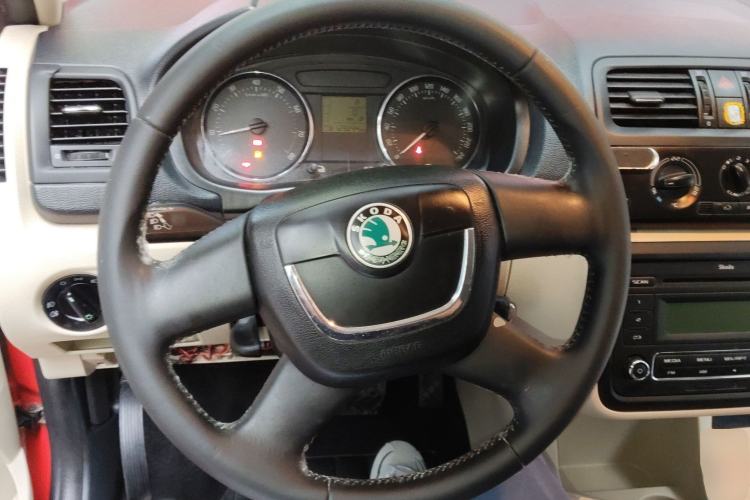 Used Skoda Fabia 2012 1.4L Automatic Crystal Edition Steering Wheel