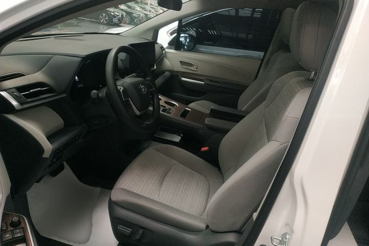 Used Toyota SIENNA 2024 2.5L Hybrid Comfort Edition Left Front Seat