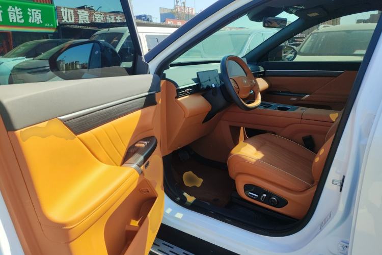 Used Dongfeng eπ eπ008 2025 210 Ultra Range-Extended Version 5 Seats
