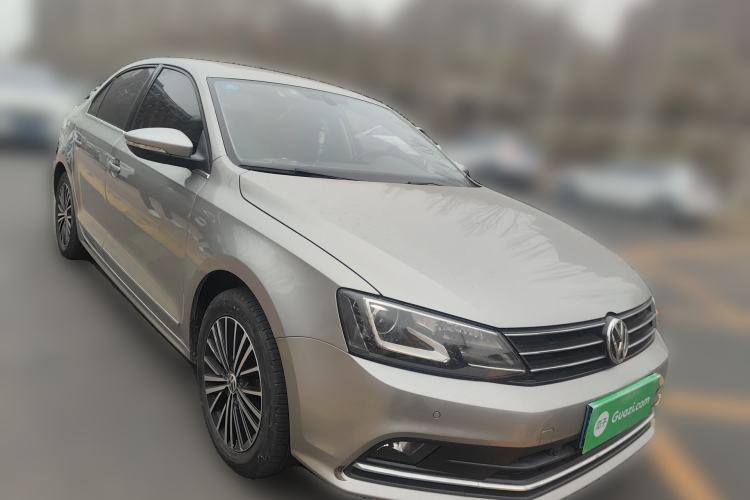 Used Volkswagen Sagitar 2017 230TSI Automatic Luxury Edition
