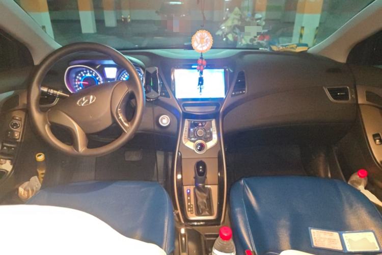 Used Hyundai Elantra (5th Generation / Langdong) 2015 1.6L Automatic Leading Model Center Console